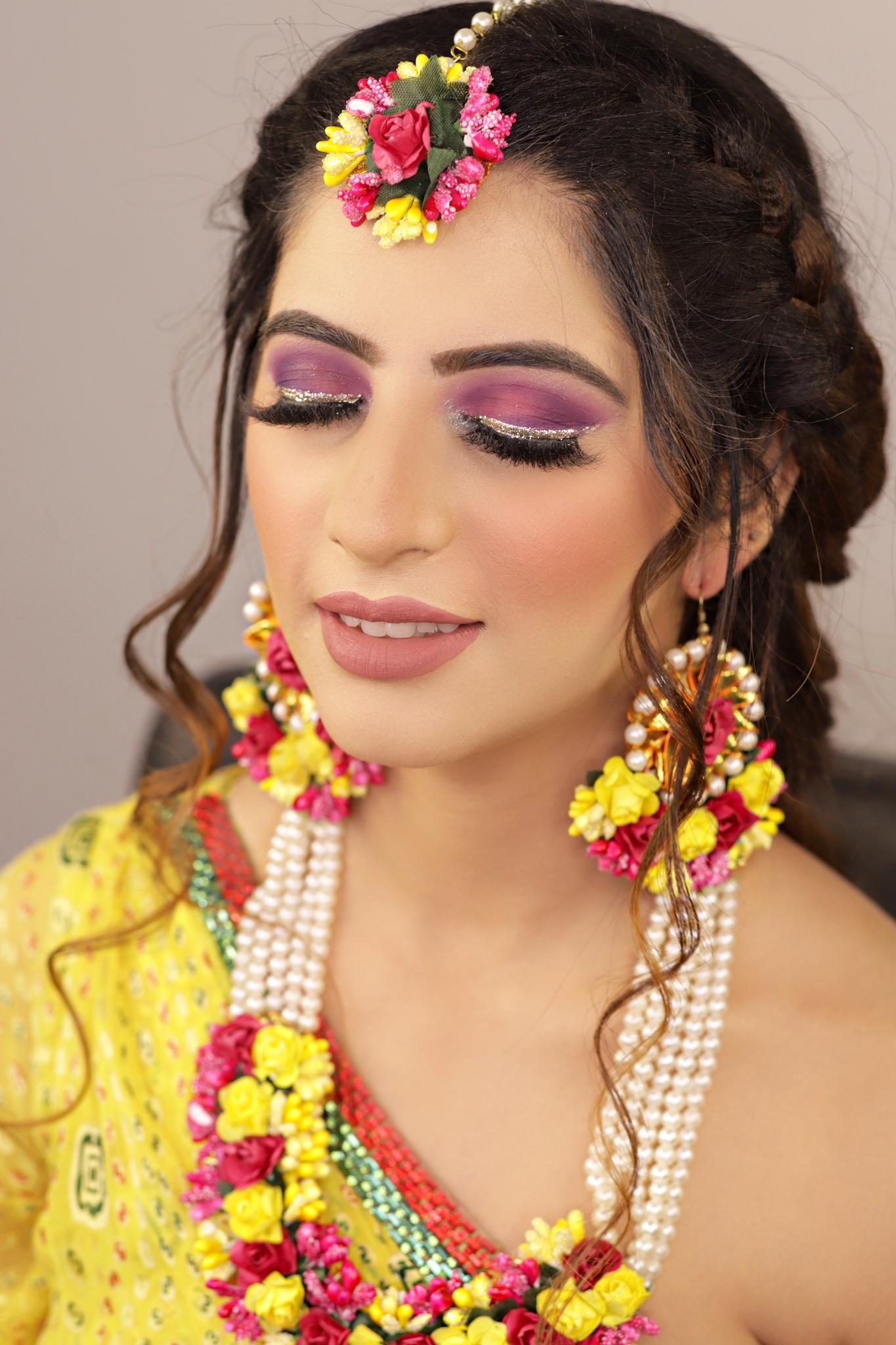 Kiara Advani gives an ode to bohemian chic beauty for her mehendi ceremony  | Vogue India
